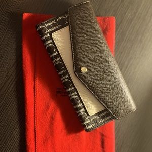 NEW!! Authentic CAROLINA HERRERA wallet